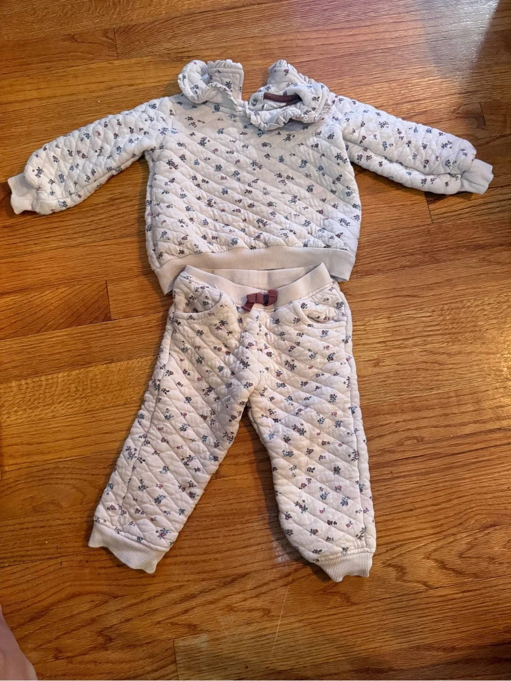 Catherine Malandrino 24 months Pink Baby Quilted Floral Sweater Pants Set Light